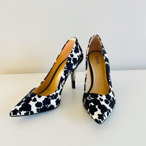 Michael Kors Black & White Pump